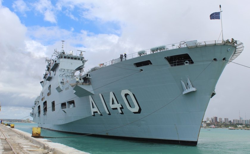 Marinha do Brasil abre navio à visitação neste fim de semana