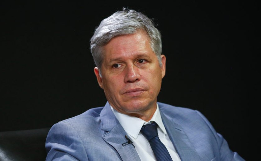 Arroz ainda está caro para consumidor, diz ministro Paulo Teixeira