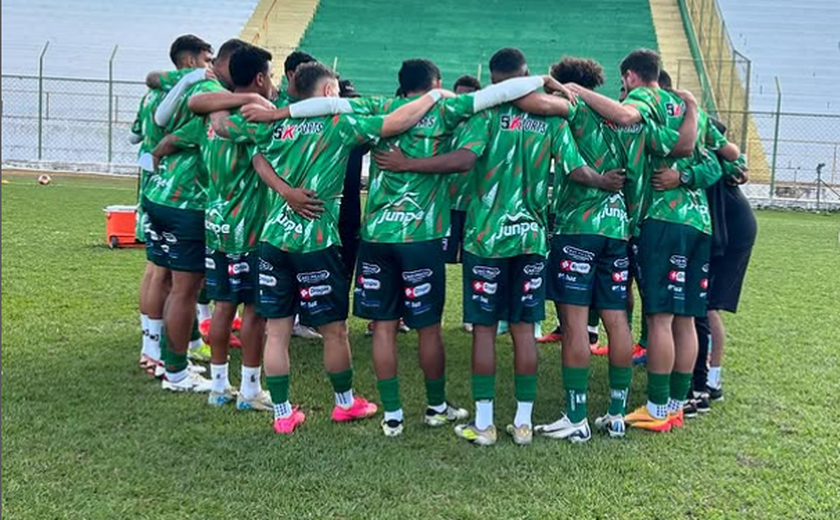 Árbitro paralisa jogo da Copa Paulista por 48 minutos para decidir pênalti e expulsão