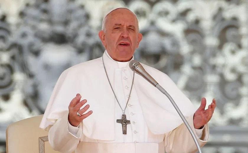 Papa Francisco pede para assistente ler discurso devido a dificuldades respiratórias