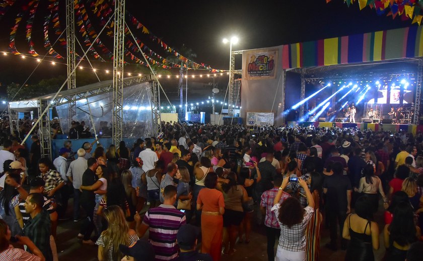 Noite de São João é festejada em Jaraguá por maceioenses e turistas