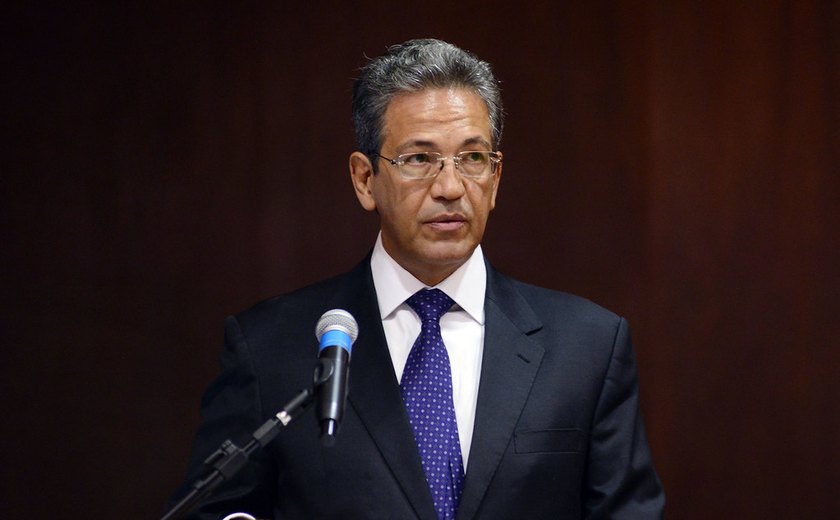 Ministro do STJ afasta por seis meses governador do Tocantins Mauro Carlesse