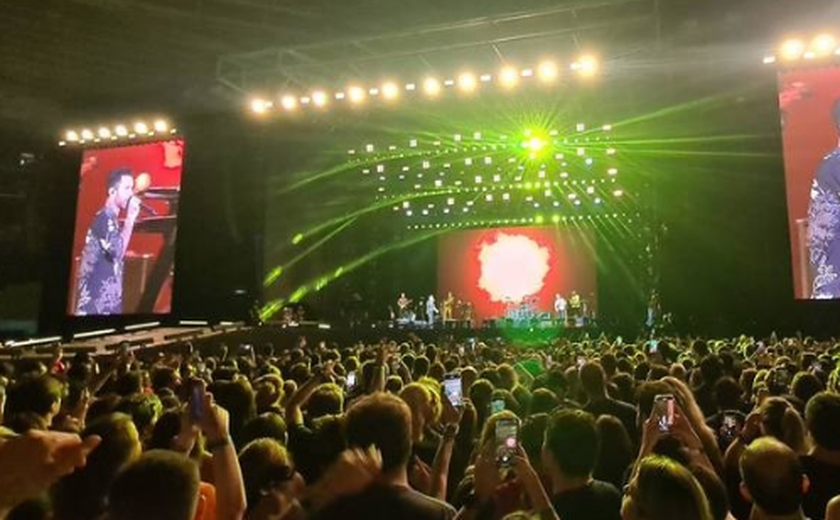 Maroon 5 levita na fronteira entre o pop confesso e o rock libertário