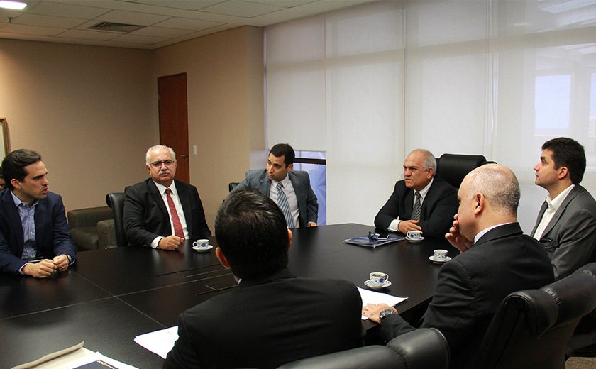 Otávio Praxedes discute parcerias com prefeitos de Maceió e Arapiraca