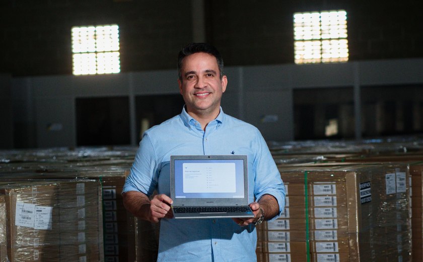 AL investe em tecnologia e adquire mais de 33 mil notebooks para escolas da rede estadual