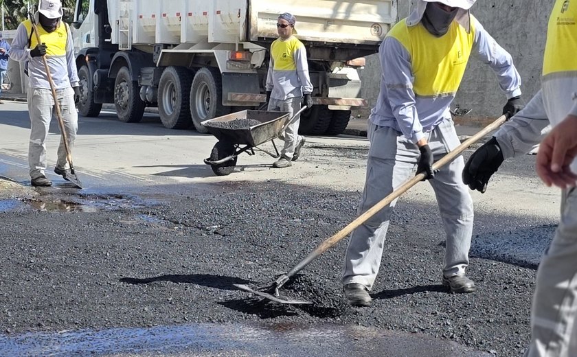 Operação tapa-buracos já avança 9 km de vias em Arapiraca