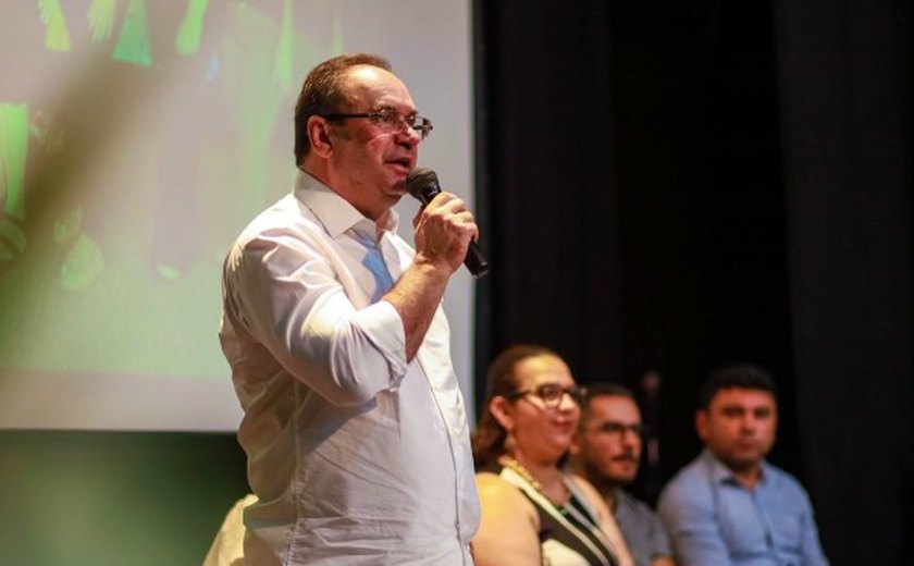 Arapiraca anuncia Concurso Público com 397 Vagas na Educação durante Posse de Gestores Escolares