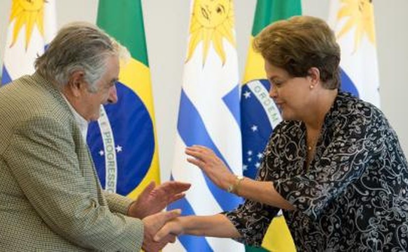 Dilma e Mujica discutem integração regional