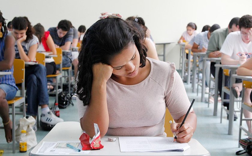 Sancionada validação segura para ensinos médio e fundamental feitos no exterior