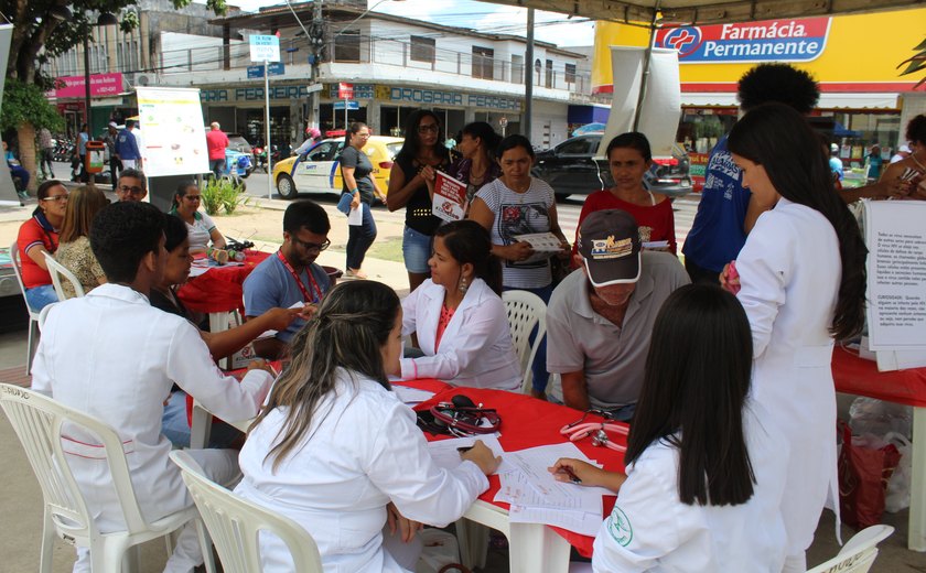 Centro recebe ações da saúde em campanha pré-carnavalesca em Arapiraca