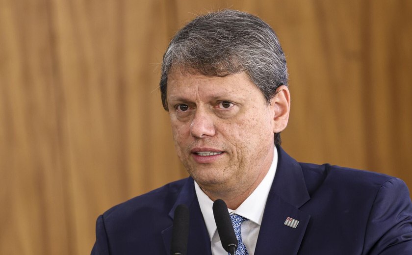 Mídia: Tarcísio afirma que concederá indulto a Bolsonaro como primeiro ato se for eleito presidente