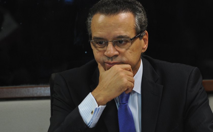 Polícia Federal prende ex-ministro Henrique Eduardo Alves