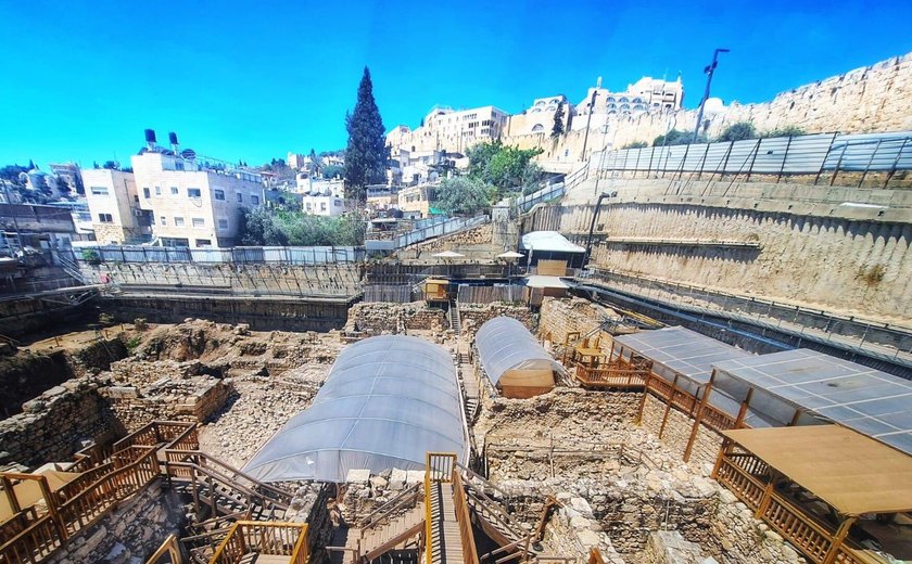 Anel de ouro de 2.300 anos é descoberto em Jerusalém, revelando sua riqueza antiga (FOTOS)