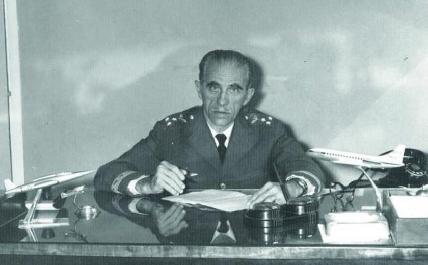 Lei reconhece marechal Casimiro Montenegro Filho como herói da pátria