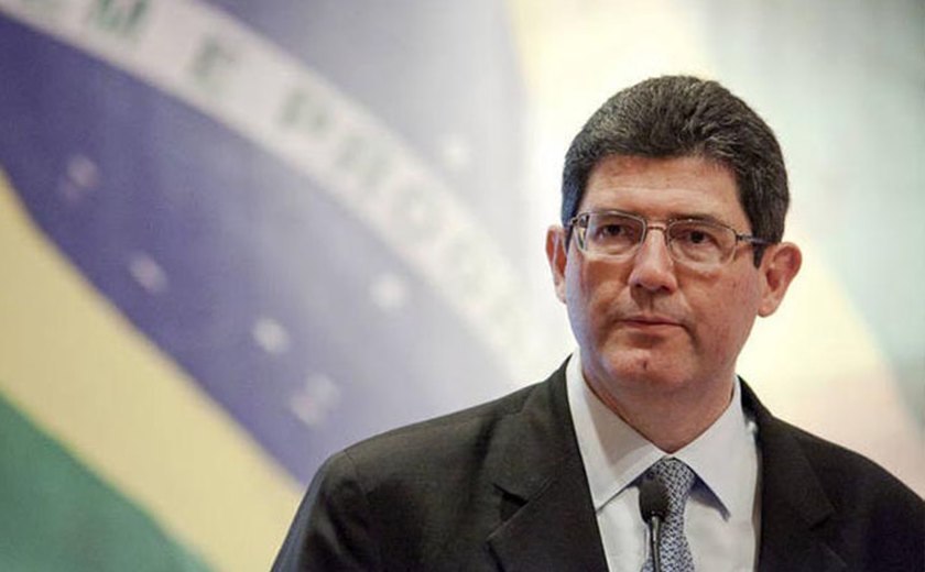 Turbulência é passageira e país retomará crescimento, afirma Levy