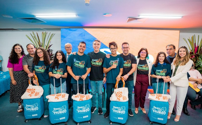 Daqui pra o Mundo: estudantes recebem kits do intercâmbio para a Inglaterra nesta terça