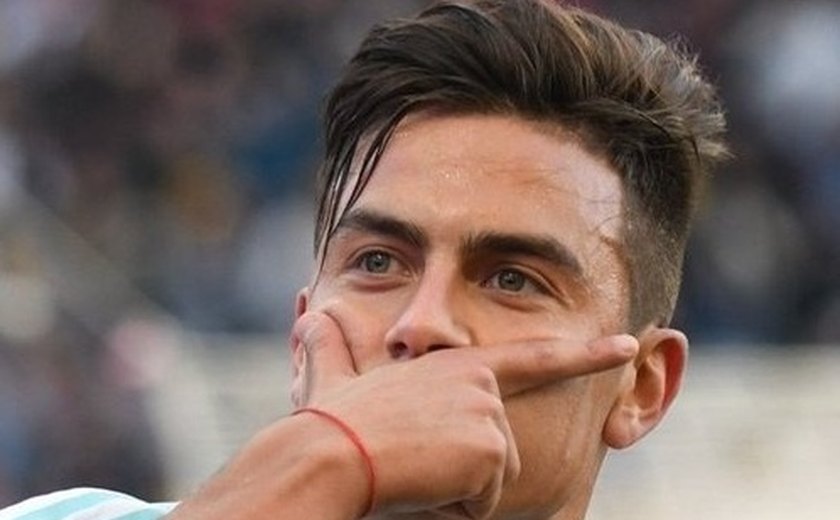 Com Dybala no banco, Roma não sai do zero com o Cagliari na estreia no Italiano