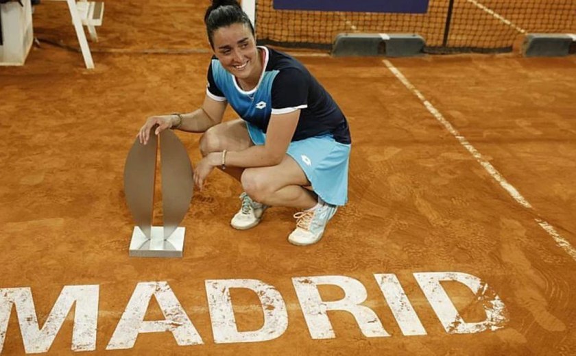 Jabeur bate Pegula em Madri e vence 1º WTA 1000; Zverev faz final com Alcaraz