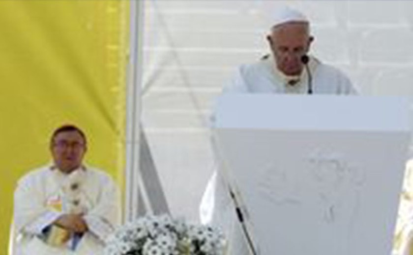 Papa pede perdão pelos “escândalos” recentes em Roma e no Vaticano