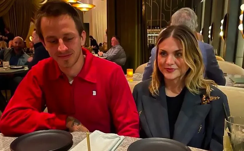 Filha de Kurt Cobain se casa com filho de Tony Hawk, lenda dos esportes radicais