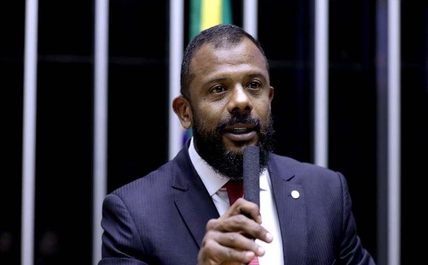 Câmara arquiva pedido de cassação contra deputado Da Cunha, acusado de agredir ex-mulher