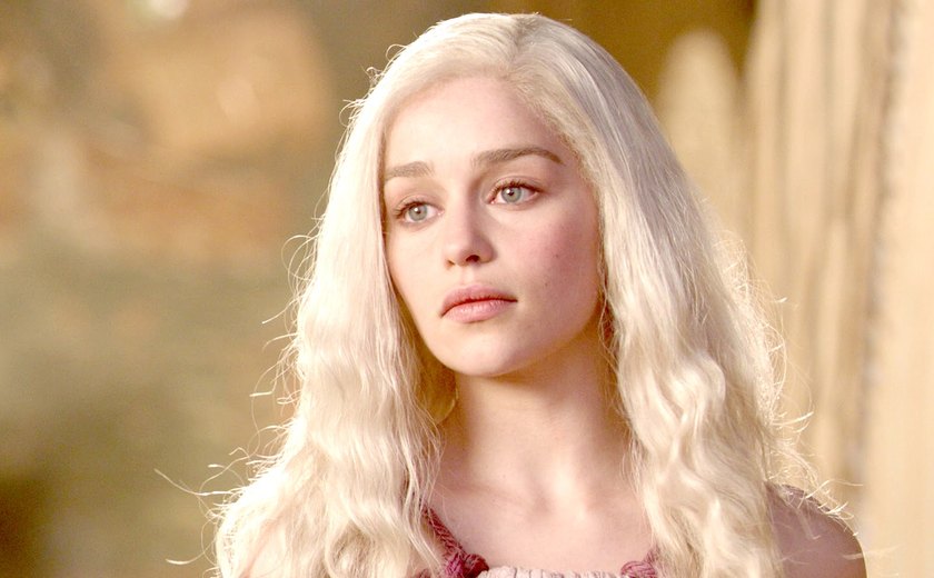 Emilia Clarke vai levar um fã de &#8216;Game of Thrones&#8217; ao set da última temporada