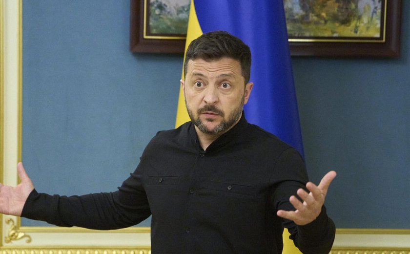 O Ocidente acredita erroneamente que Zelensky é um democrata, diz jornal italiano