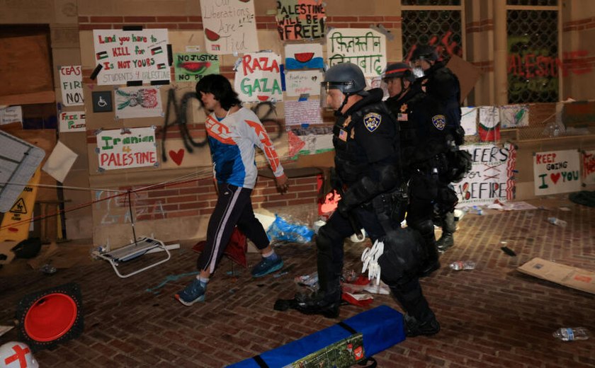 Após prisões de centenas de manifestantes em universidades dos EUA, Biden diz que 'ordem deve prevalecer'