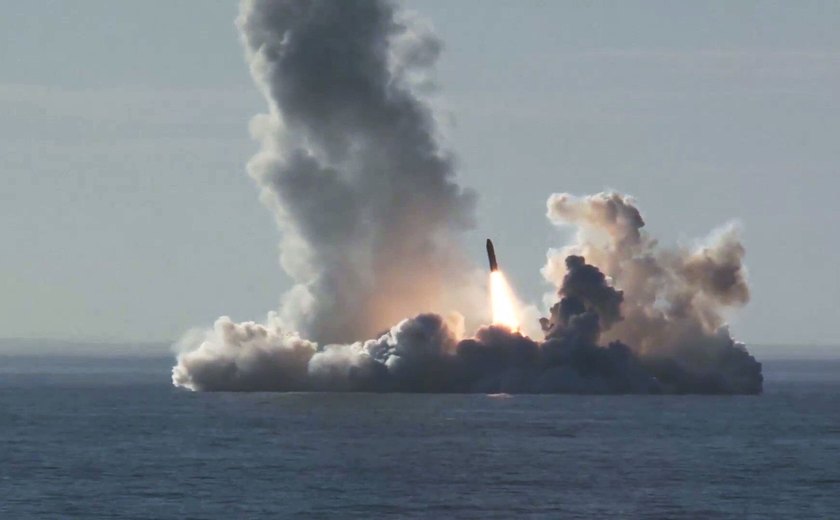 Especialista: EUA não podem vencer corrida armamentista com Rússia e China sem irem à falência