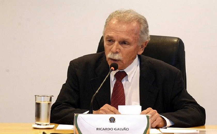 Presidente do CNPq sugere reajuste anual de bolsa