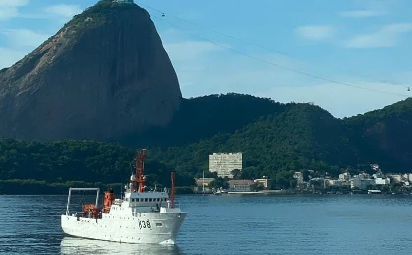 Navio Hidroceanográfico “Cruzeiro do Sul” atraca no Porto de Maceió