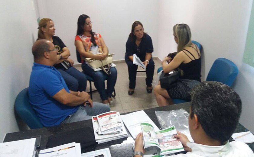 Neafa se reúne com CRMV, CCZ e Anclivepa para apresentar Guia Educativo