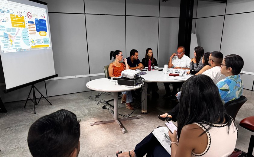 Gabinete Itinerante visita Vigilância em Saúde e promove integração com servidores
