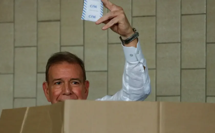 Edmundo Gonzáles escreve carta em que se autoproclama 'presidente eleito'