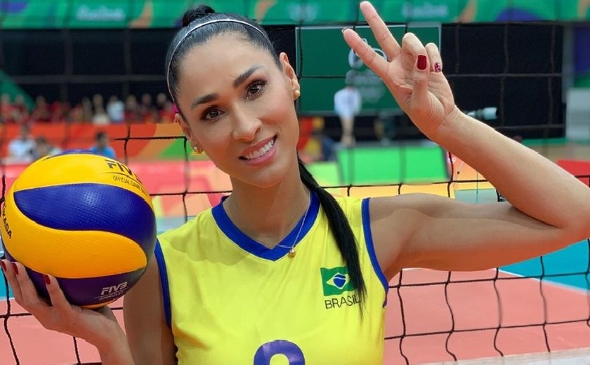 Bicampeã olímpica Jaqueline reforça time de vôlei recém-criado e volta às quadras após 2 anos