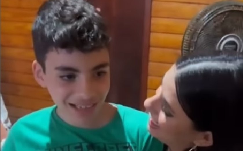 'Tá me doendo muito', expõe a ex-BBB Fernanda sobre ataques contra o filho autista