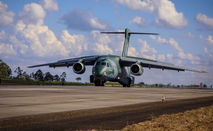 Avião cargueiro da FAB entra no combate a incêndios no Pantanal