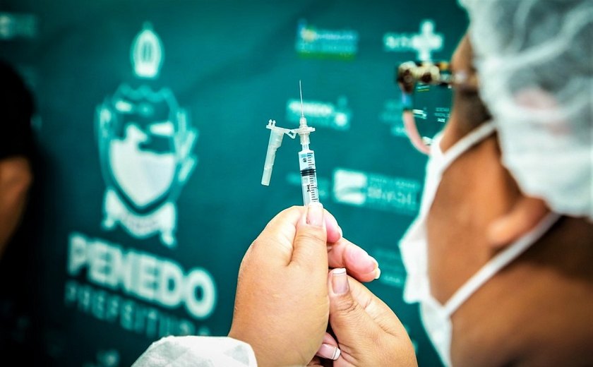 Vacinação contra Covid-19 em Penedo atende nova orientação do Ministério da Saúde