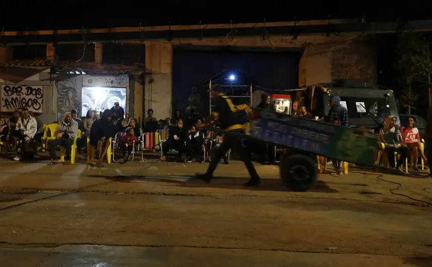 Moradores da Favela do Moinho fazem protesto contra demolição