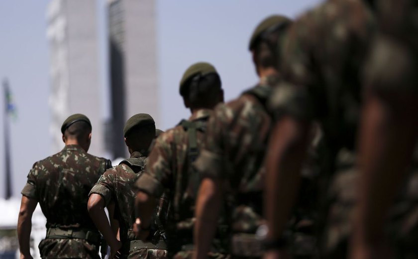 Militares farão desfile de tanques e armamentos em Brasília nesta terça