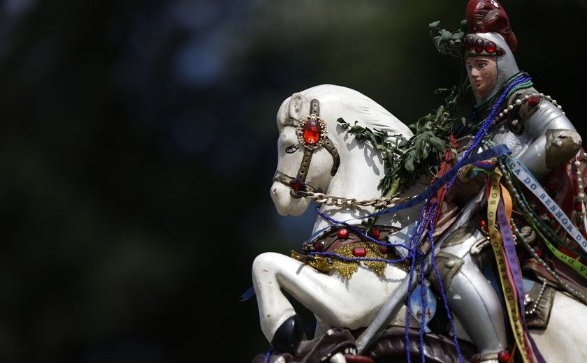 Caminhos da Reportagem mostra sincretismo da Festa de São Jorge