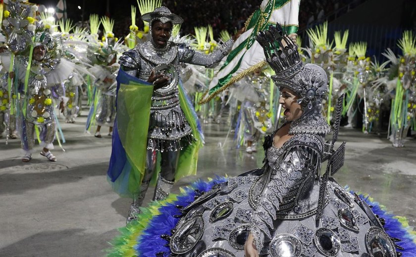 Carnaval do Rio: segundo dia de desfiles da Série Ouro tem 8 escolas