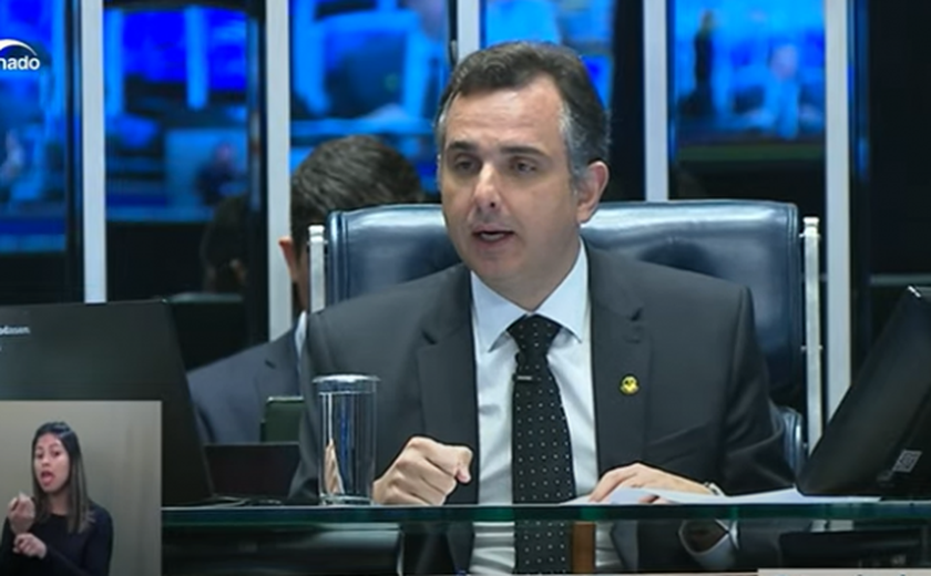 Silveira apresenta notícia-crime contra Rodrigo Pacheco