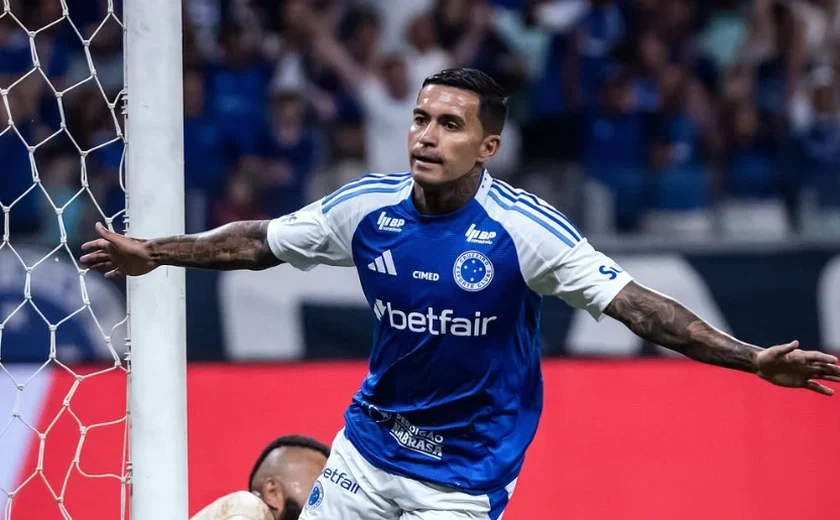 Técnico do Cruzeiro descarta crise e diz que suspensão de Dudu foi causada por 'motivo interno'