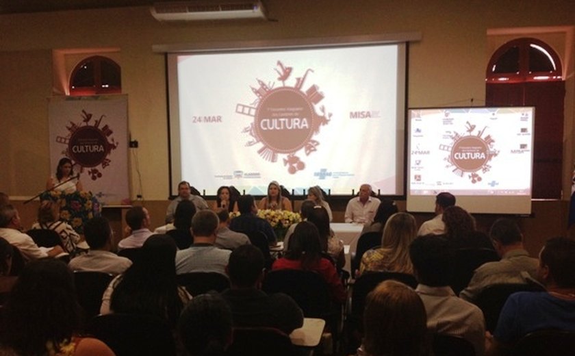 Secretária quer ações integradas para a promoção da cultura em Alagoas