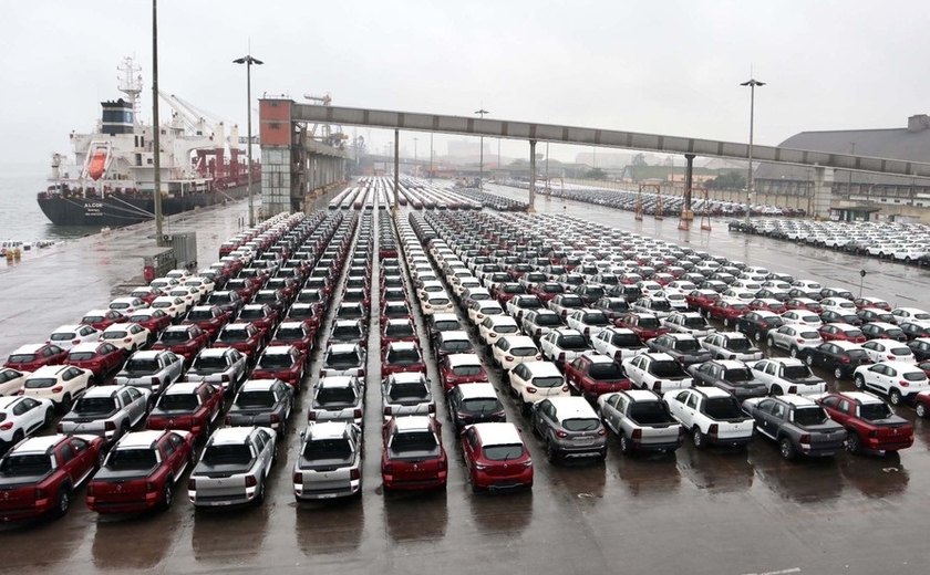 General Motors usa porto de Paranaguá para exportar 1,3 mil carros