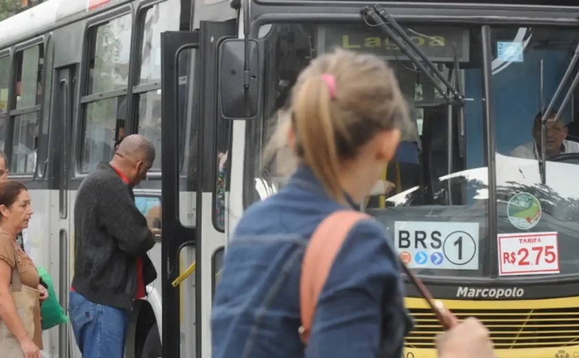 Transporte de passageiros recua 2,3% em julho ante junho, revela IBGE