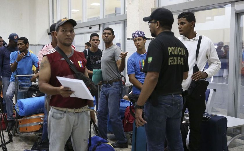 Brasil bate recorde no número de refugiados reconhecidos; pedidos de venezuelanos lideram