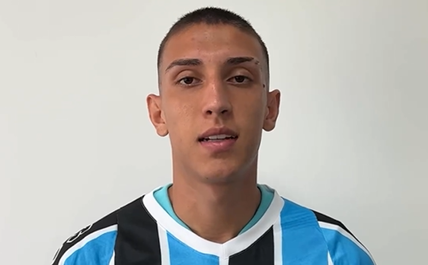 Grêmio apresenta colombiano Monsalve e uruguaio Arezo e dupla é relacionada contra o Vitória