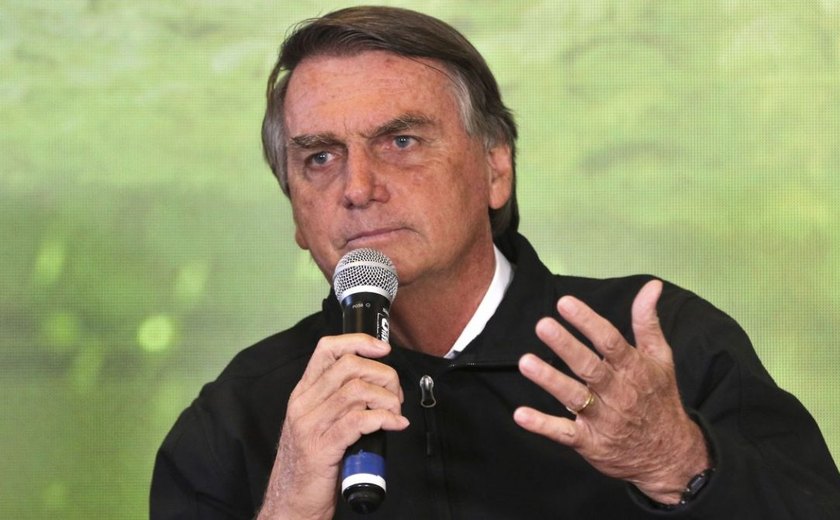 Na promulgação de PEC, Bolsonaro elogia Congresso e volta a falar em deflação